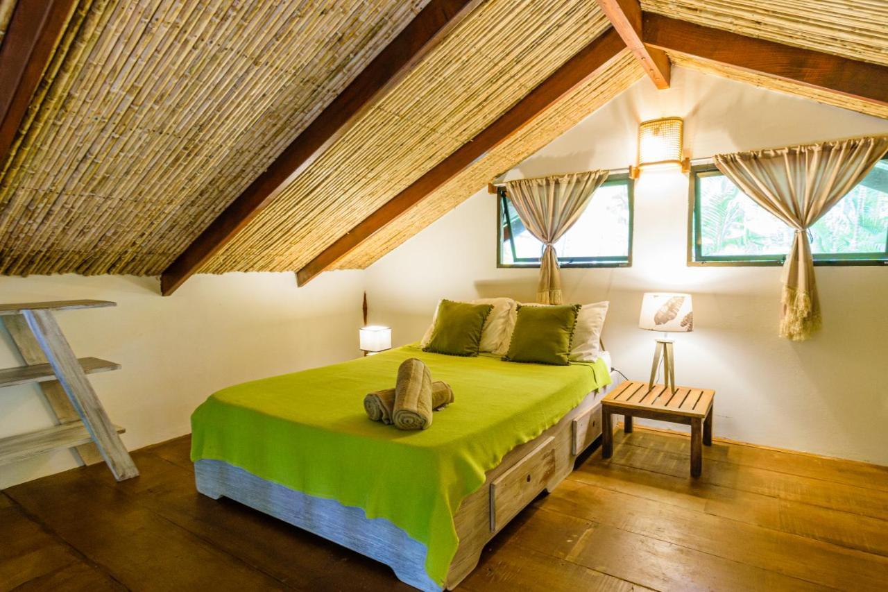 Funky Monkey Lodge Playa Santa Teresa  Luaran gambar